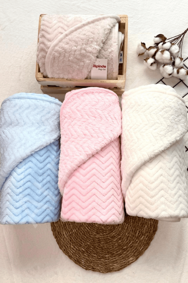 Geometrik Desenli Peluş Battaniye 90x100cm﻿