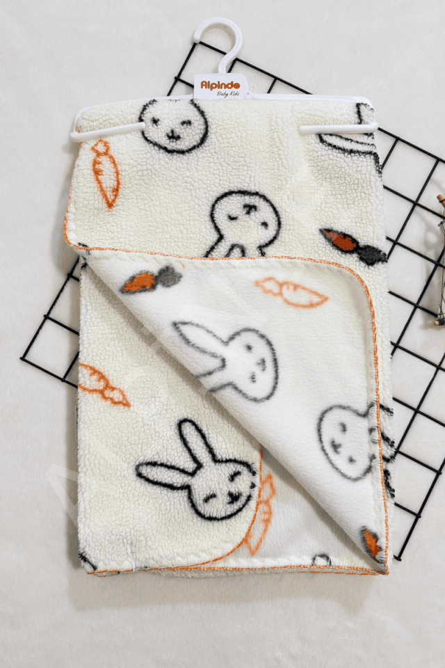 Tavşan Desenli Welsoft Bebek Battaniyesi (90x100 Cm)