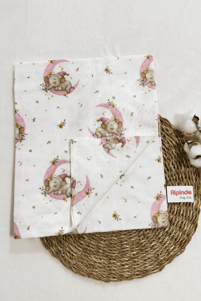 Fil Desenli Müslin Bebek Battaniyesi 100x110 Cm