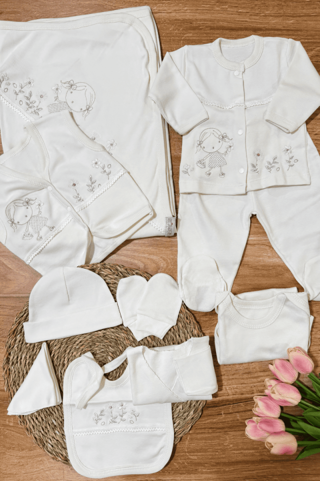 Çiçek Toplayan Kız Nakışlı Yenidoğan Kız Bebek 10lu Zıbın Set Hastane Çıkışı