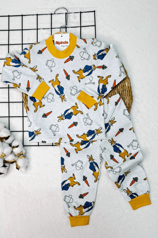 Tavşan Havuç Baskılı Bisiklet Yaka % 100 Pamuklu Erkek Bebek Pijama 6/12/18/24 Ay